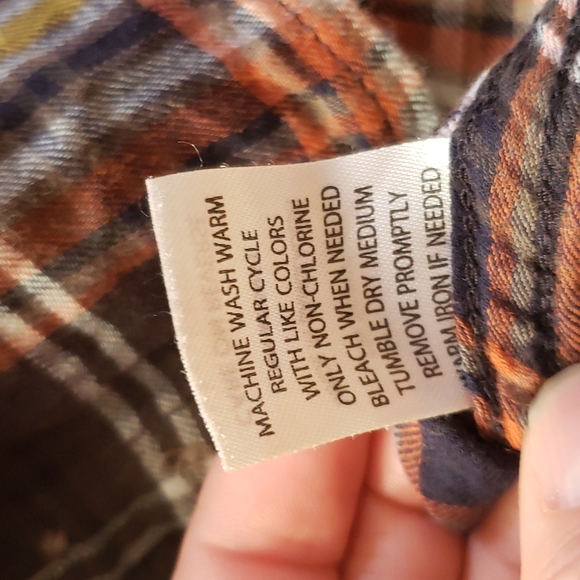 Light wt plaid button down szM - Picture 7 of 9